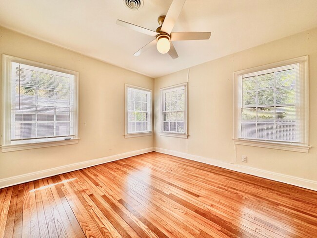 Building Photo - Cherrywood 3x2 + Detached Studio/At-Home Office