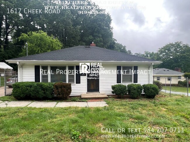 Primary Photo - Charming Vintage 2 bedroom 1 Bath Bungalow...