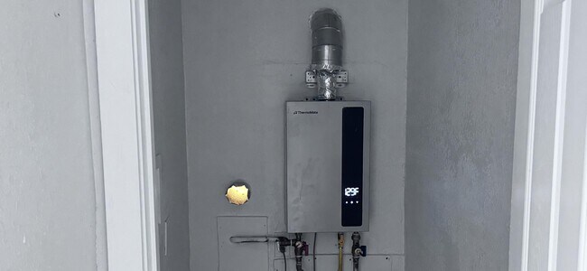 Building Photo - 731 46th St