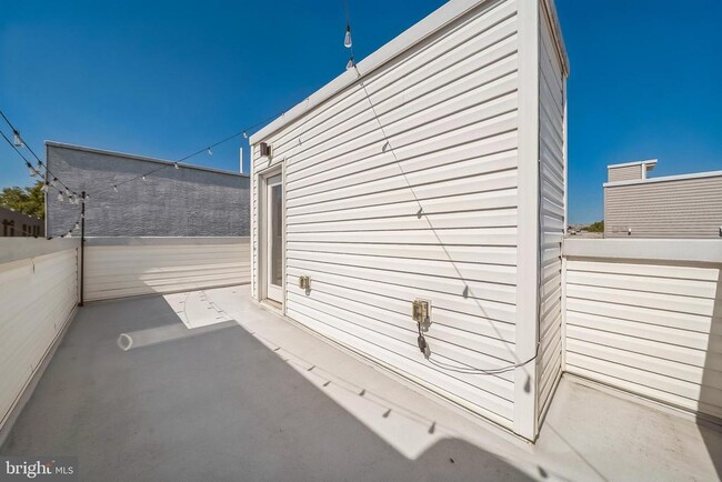 Building Photo - 840 Leland St