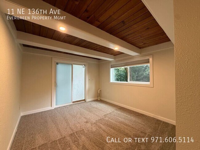 Building Photo - 11 NE 136th Ave