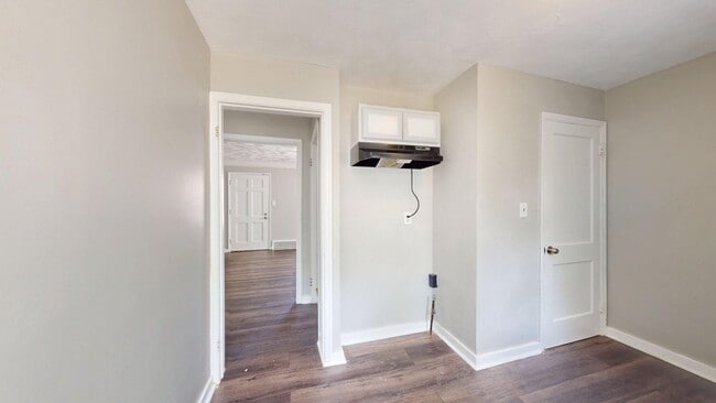 Building Photo - W.130th-Bellaire neighborhood, updated 3 b...
