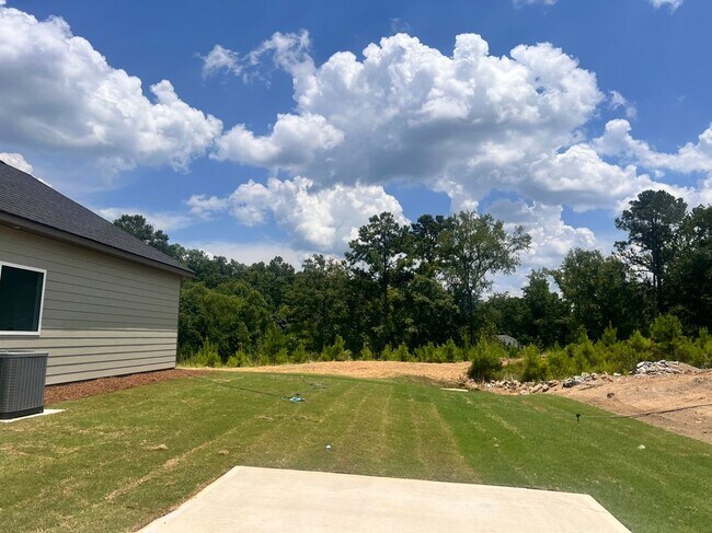 Building Photo - 8024 English Ivy Ct