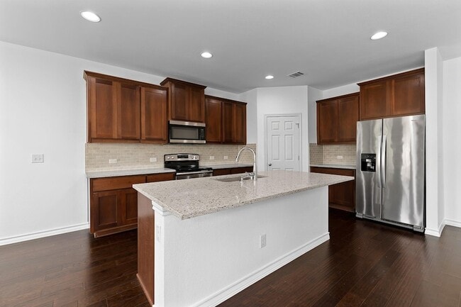 Building Photo - 208 Magna Ln