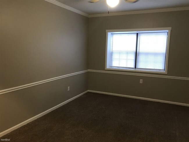 Building Photo - 2 br, 1 bath  - 711 E 21st St 11
