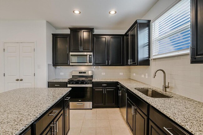 Building Photo - 12814 Meachum Ln