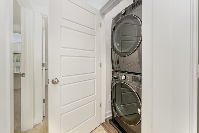 Building Photo - Cornerstone Townes