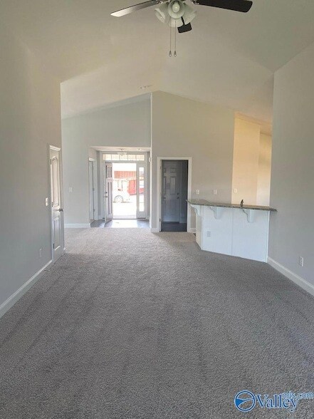 Building Photo - 121 Sorrelweed Dr