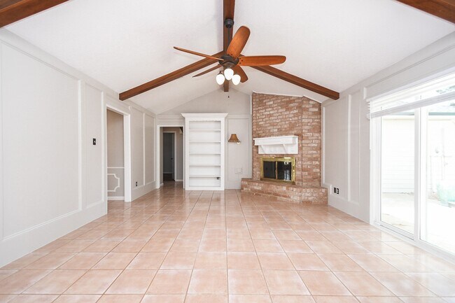 Building Photo - 1006 White Sands Rd