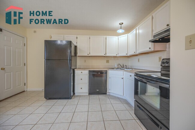 Building Photo - 2504 Ashbrooke Dr