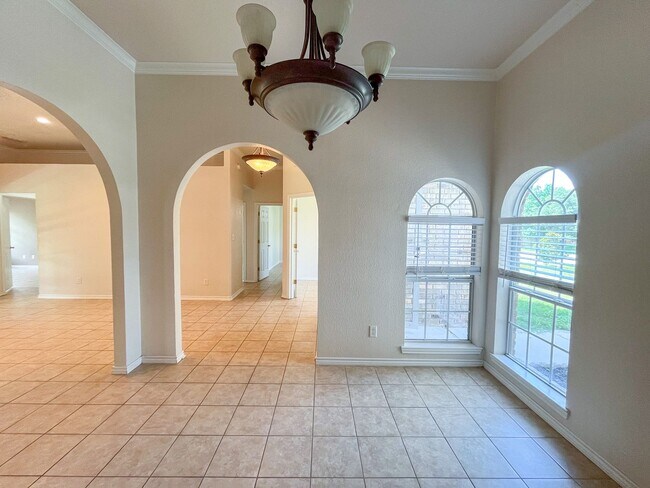 Building Photo - Available NOW!!!! This charming 1 story, 3...