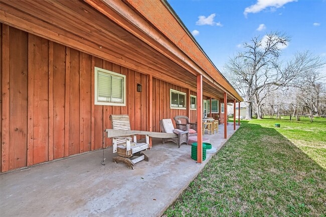 Building Photo - 403 Wrangler Rd