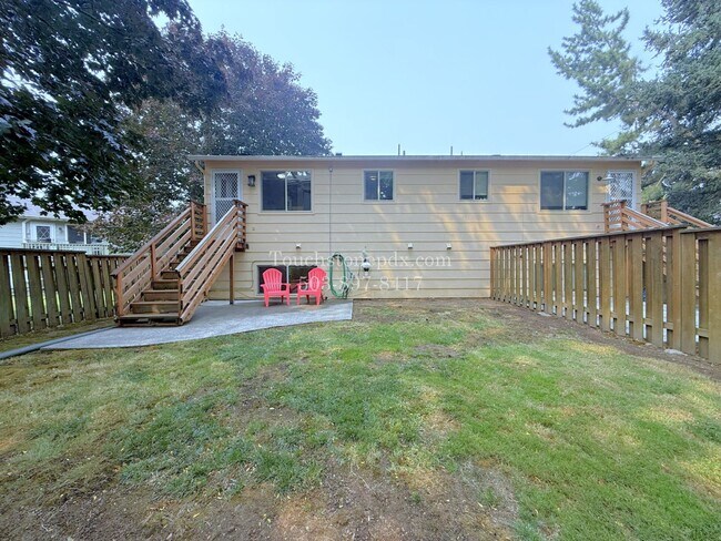 Building Photo - 120 SE 176th Pl
