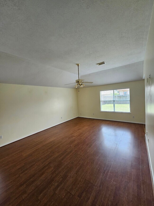 Building Photo - 12306 Scarlet River Dr