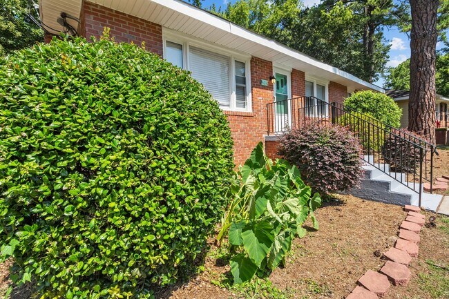 Building Photo - Newly Renovated Ranch Home In SE Raleigh! Pet Friendly!