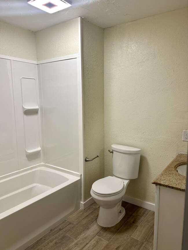 Building Photo - 1307 B St SE