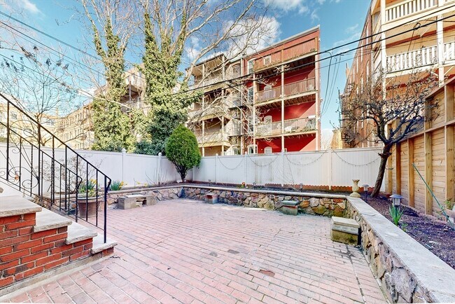 Building Photo - 71 Lubec St