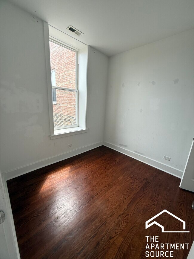 Building Photo - 1657 S Throop St