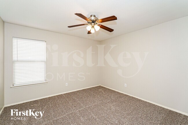 Building Photo - 12640 Shady Cedar Dr