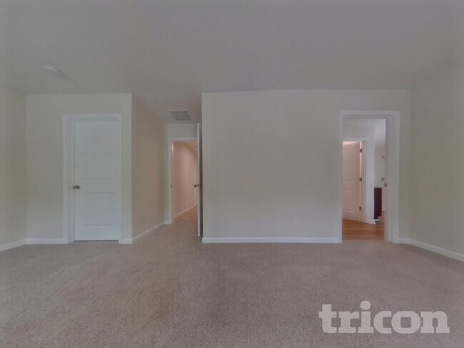 Building Photo - 236 Arbor Creek Dr