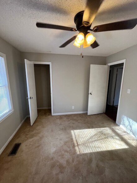 Building Photo - 510 Table Mountain Dr