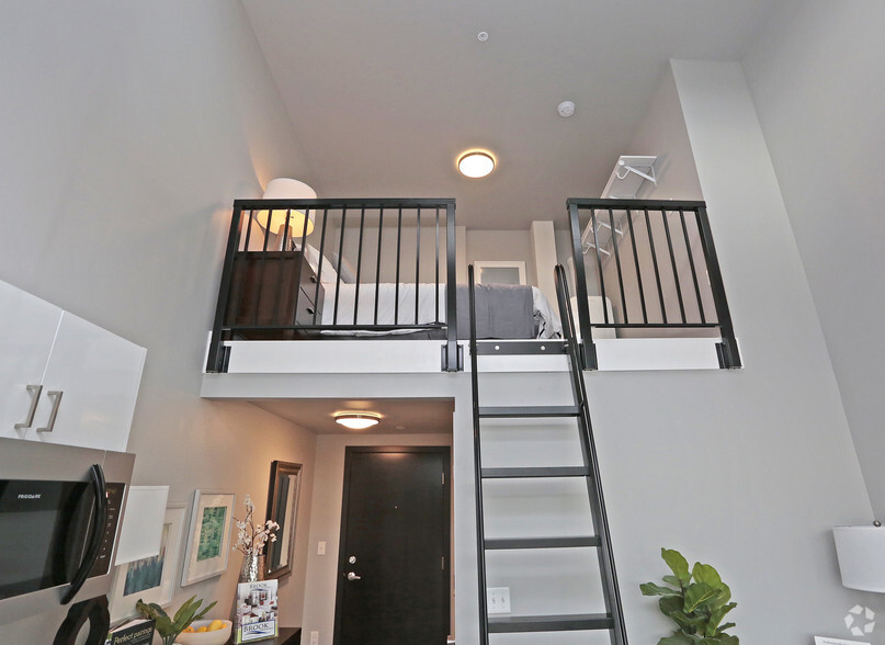 Model Lofted Space - Novo Apartments