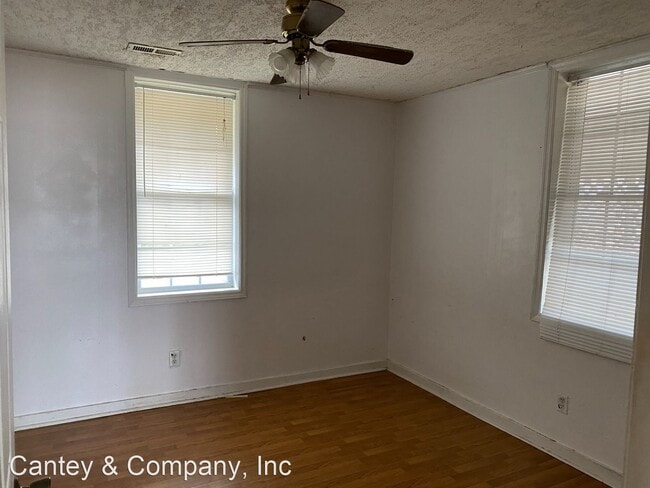 Building Photo - 3 br, 1 bath House - 3105 Fish Hatchery Rd.