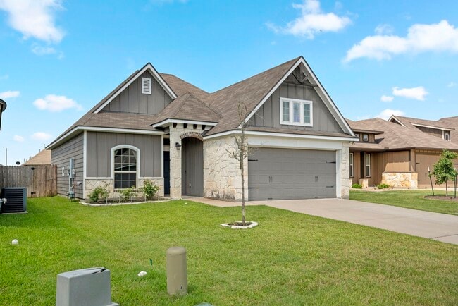 Building Photo - 2131 Naples Wy