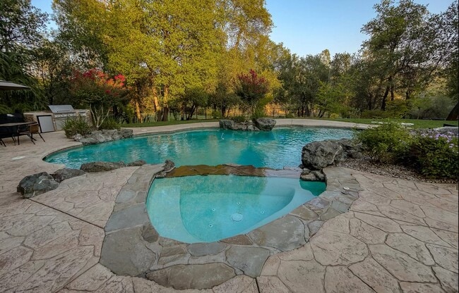 Building Photo - 13497 Tierra Heights Rd