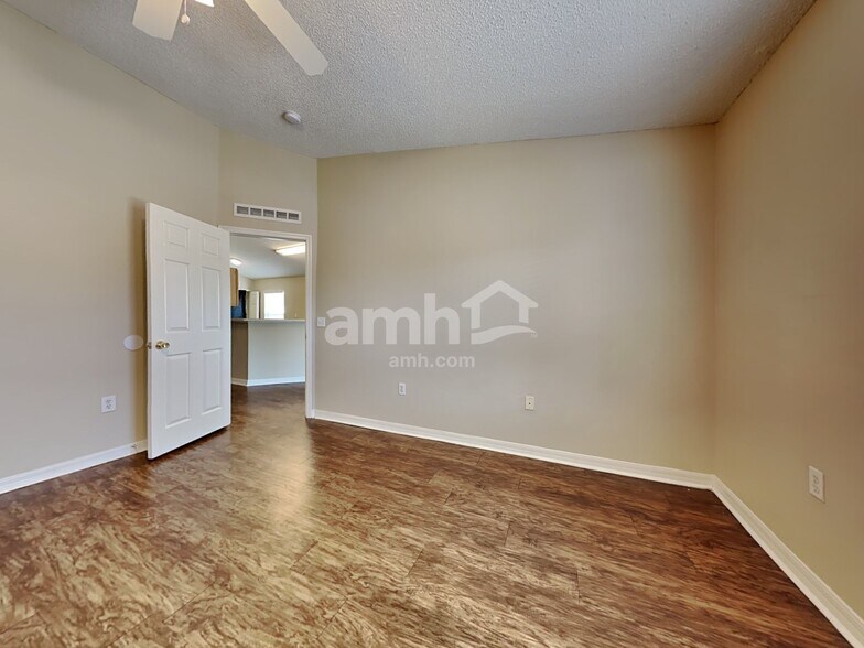 Building Photo - 2993 Stonegate Ln