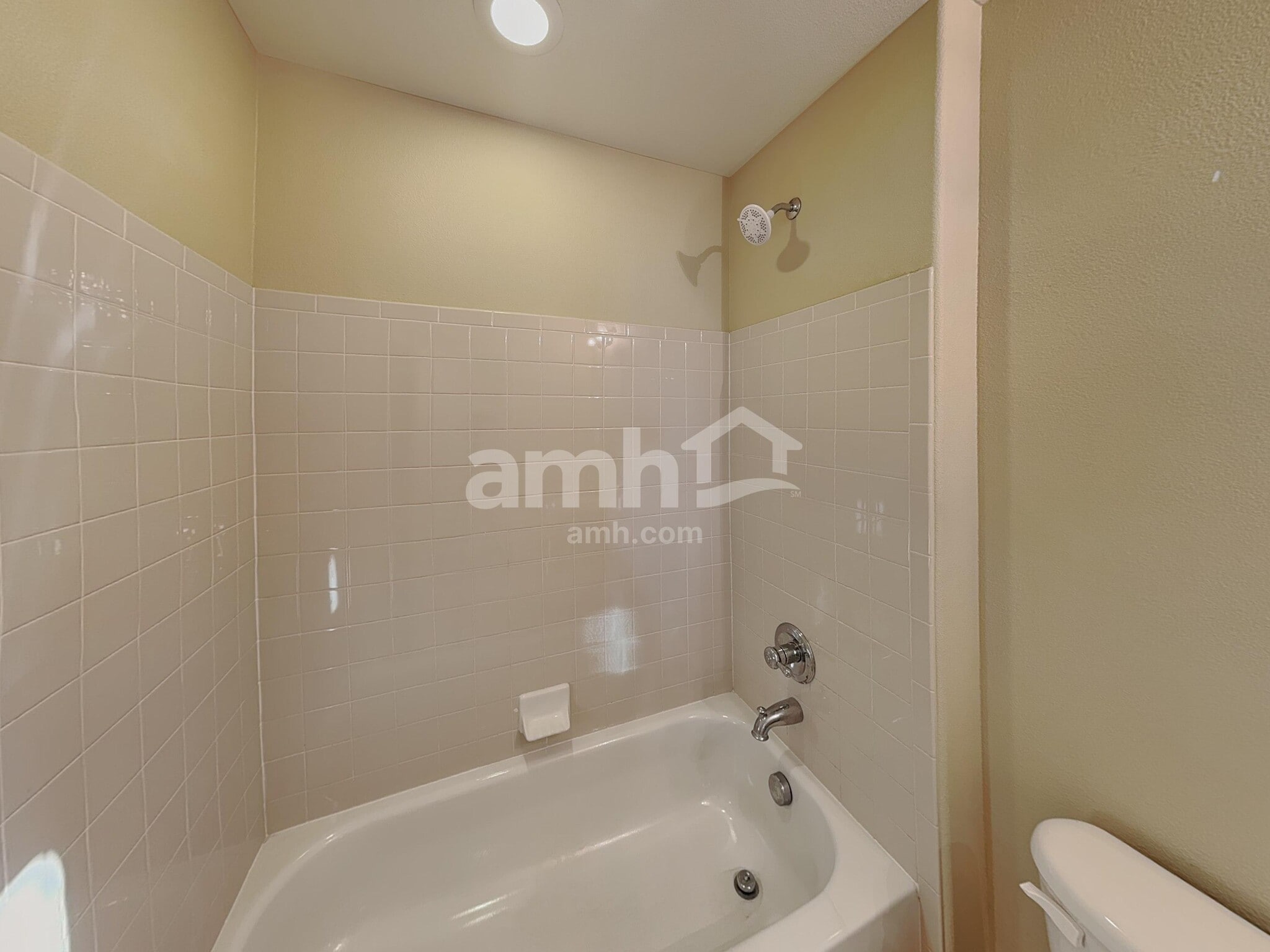 Building Photo - 12865 Roslyn St