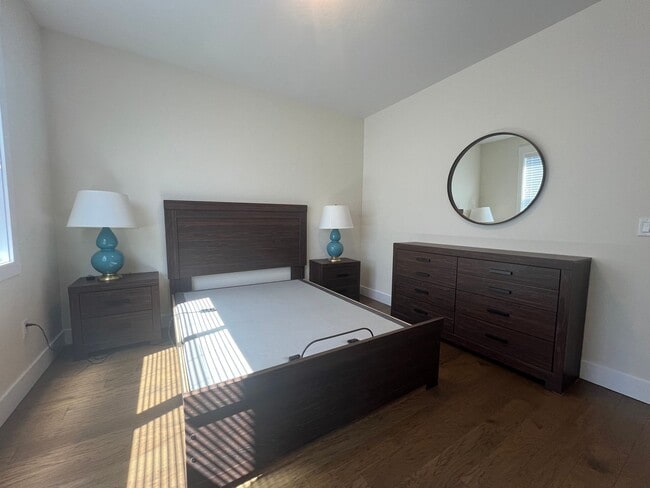 Building Photo - Newer Three bed, 2.5 bath Ashland Home | Available February!