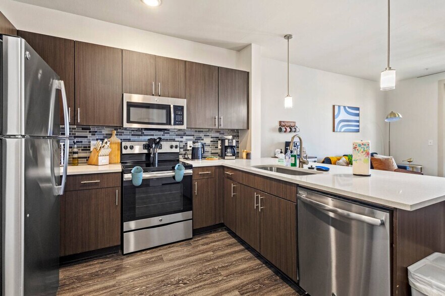 Building Photo - 10550 N Central Expy