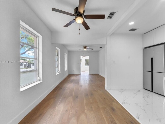 Building Photo - 520 NW 32nd Pl