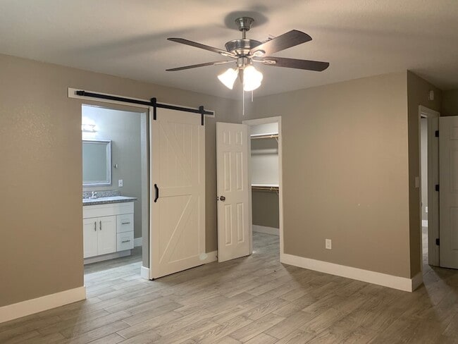 Building Photo - 231 Acker St