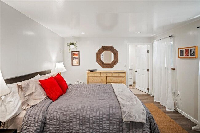 Building Photo - 273 W Carmel Valley Rd