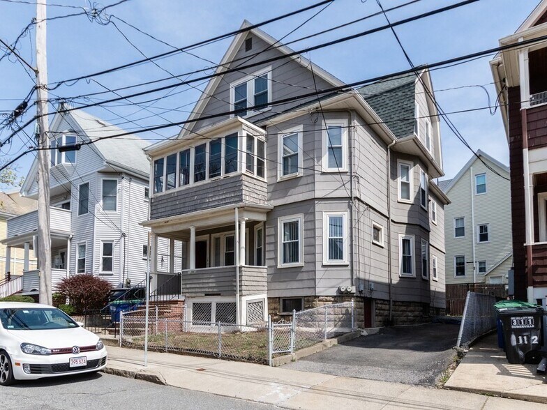 Primary Photo - 15 Russell Rd