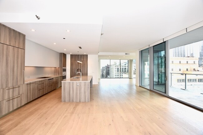 Building Photo - 60 E Randolph St