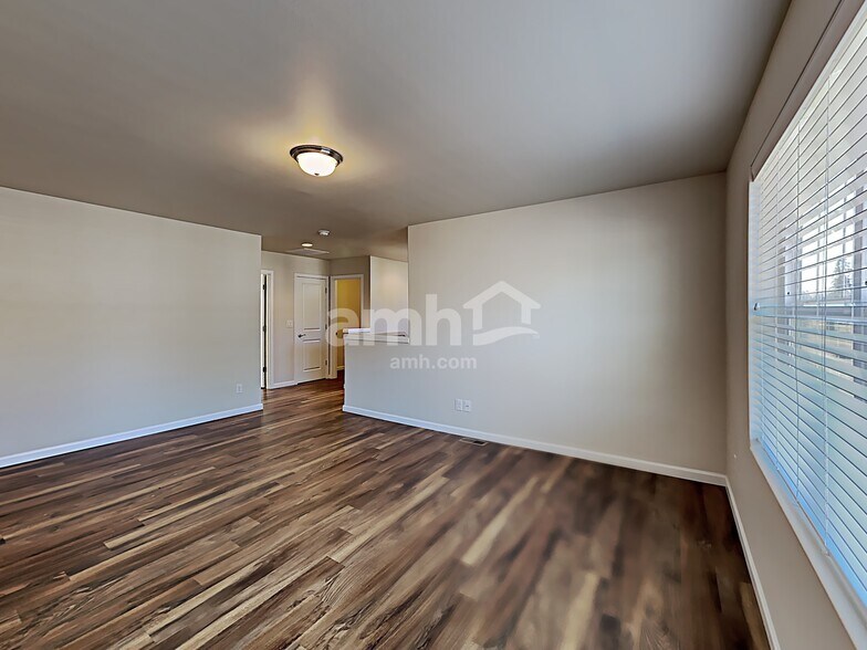 Building Photo - 14127 67th Ave E