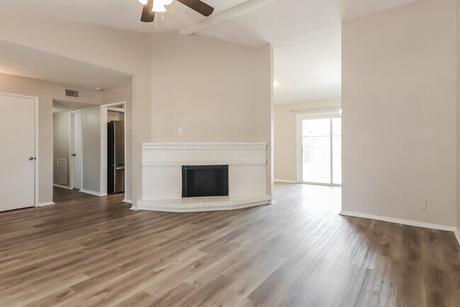 Building Photo - 1313 Timberview Dr