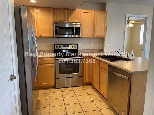 Building Photo - 380 N 500 W