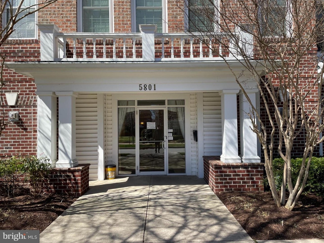 Building Photo - 5801 Clipper Ln