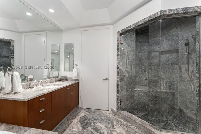 Building Photo - 16047 Collins Ave