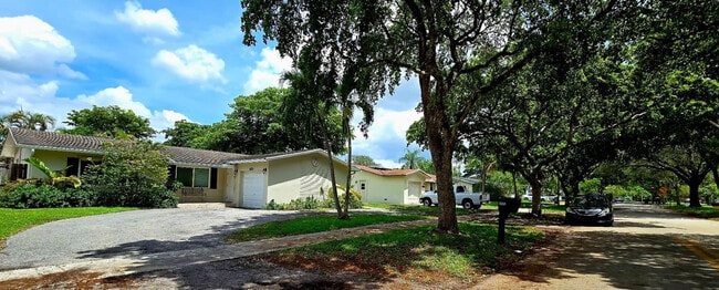 Building Photo - 10253 SW 50th St