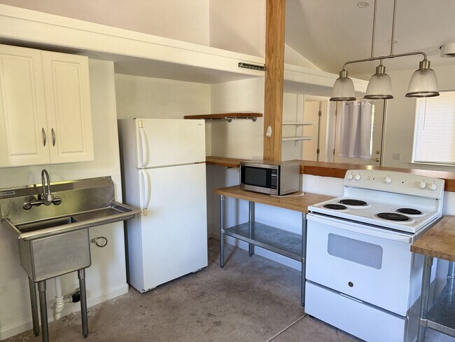 Building Photo - 4317 Raymonde Way