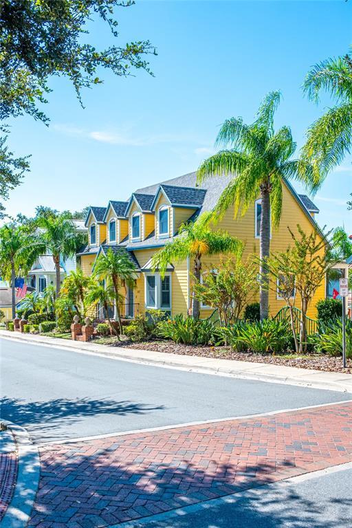 Building Photo - 245 S Rhodes St