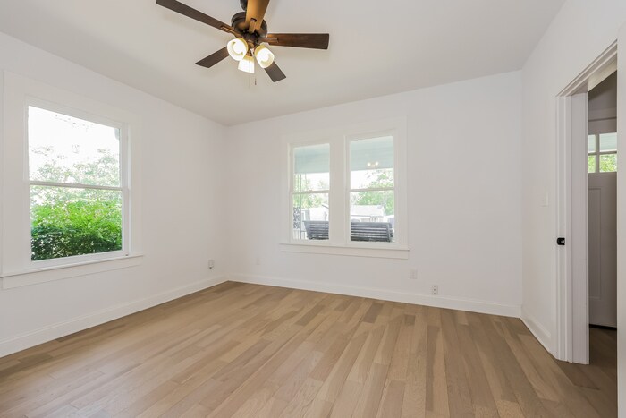 Building Photo - 302 W Dabney St