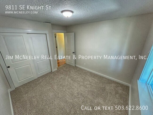 Building Photo - 9811 SE Knight St