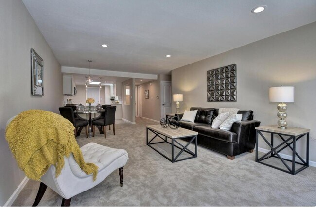 Building Photo - 38245 Parkmont Dr