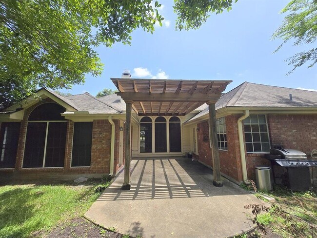 Building Photo - 5118 Rebel Ridge Dr